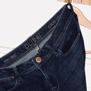DL1961 Coco Curvy Straight Jeans LIKE NEW